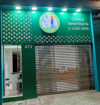 Fachada verde da TATAPET na Rua Visconde de Parnaíba, 473